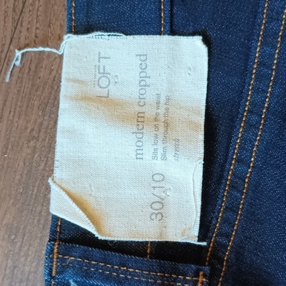 Ann Taylor Loft Modern Cropped Jeans TTT - Picture 3 of 4